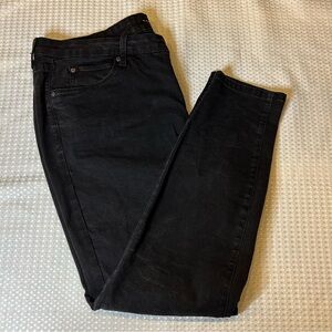 Tahari Women’s Black Skinny Jeans